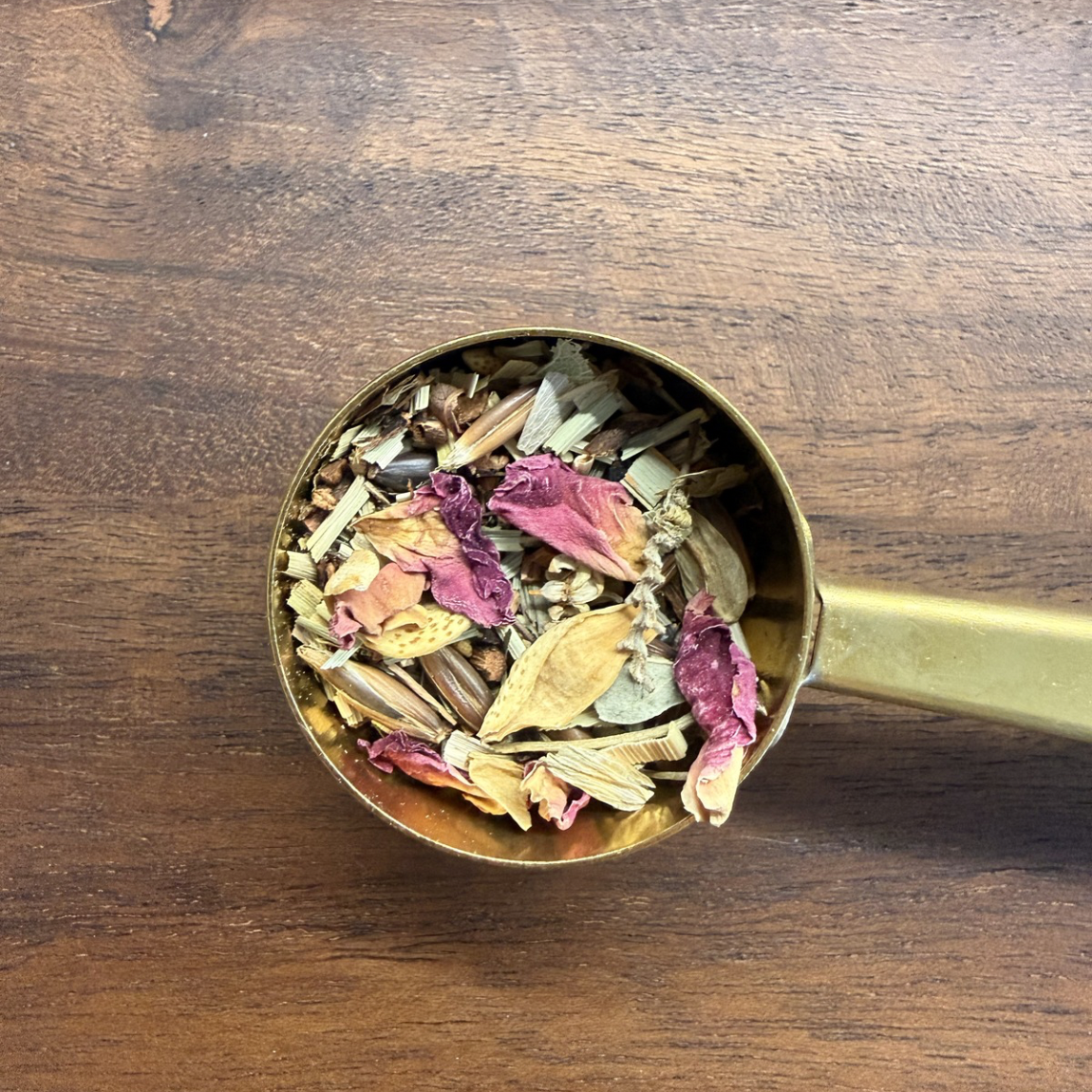 INFUSION : BERCEUSE BOTANIQUE (Tilleul, Avoine, Pétales de rose, miel)